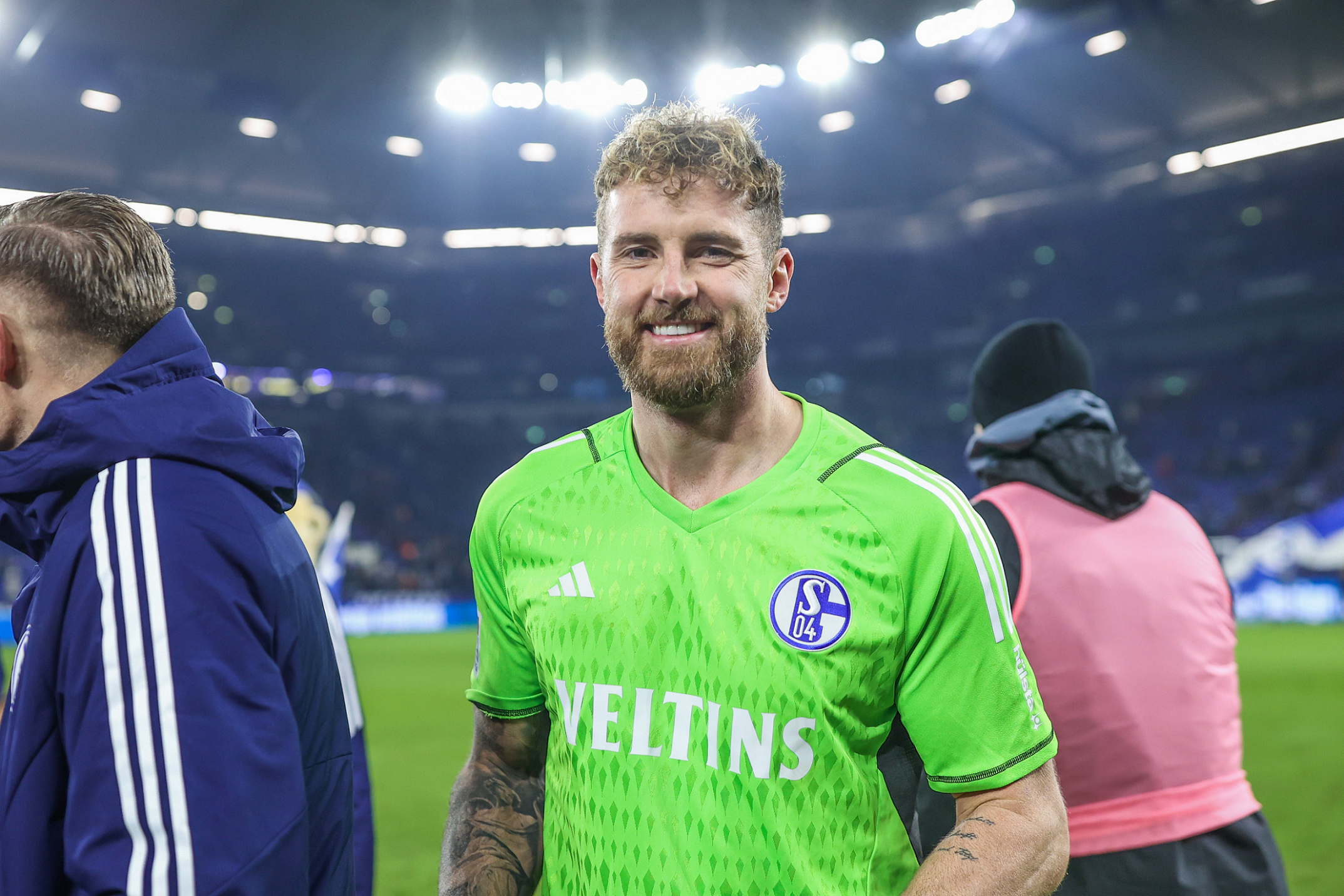 关于引进新教练后,沙尔克再遭失利,排名垫底的信息 关于引进新教练后,沙尔克再遭失利,排名垫底的信息