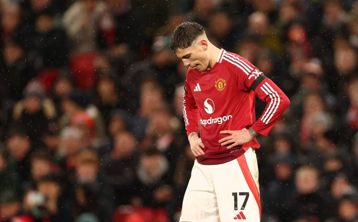 包含曼联严阵以待，防守端力求零封对手的词条